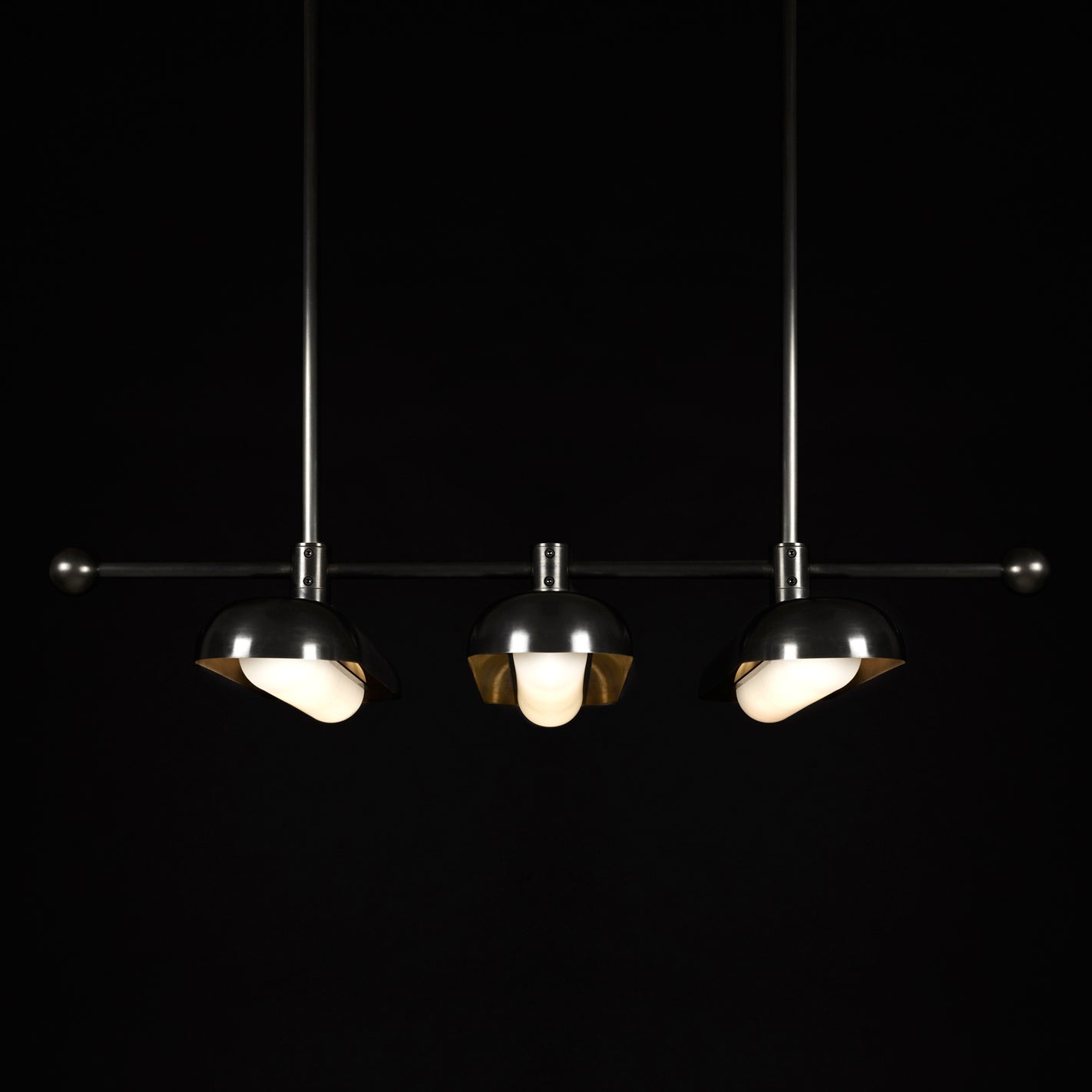 finish : blackened brass / aged brass