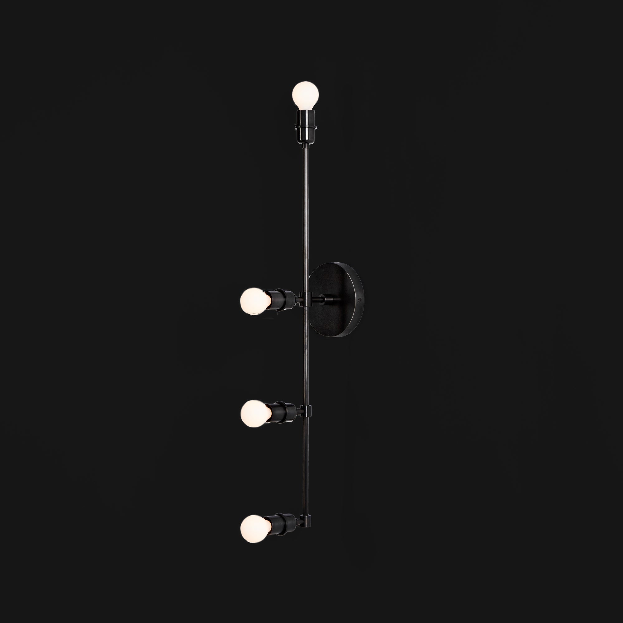 finish : blackened brass