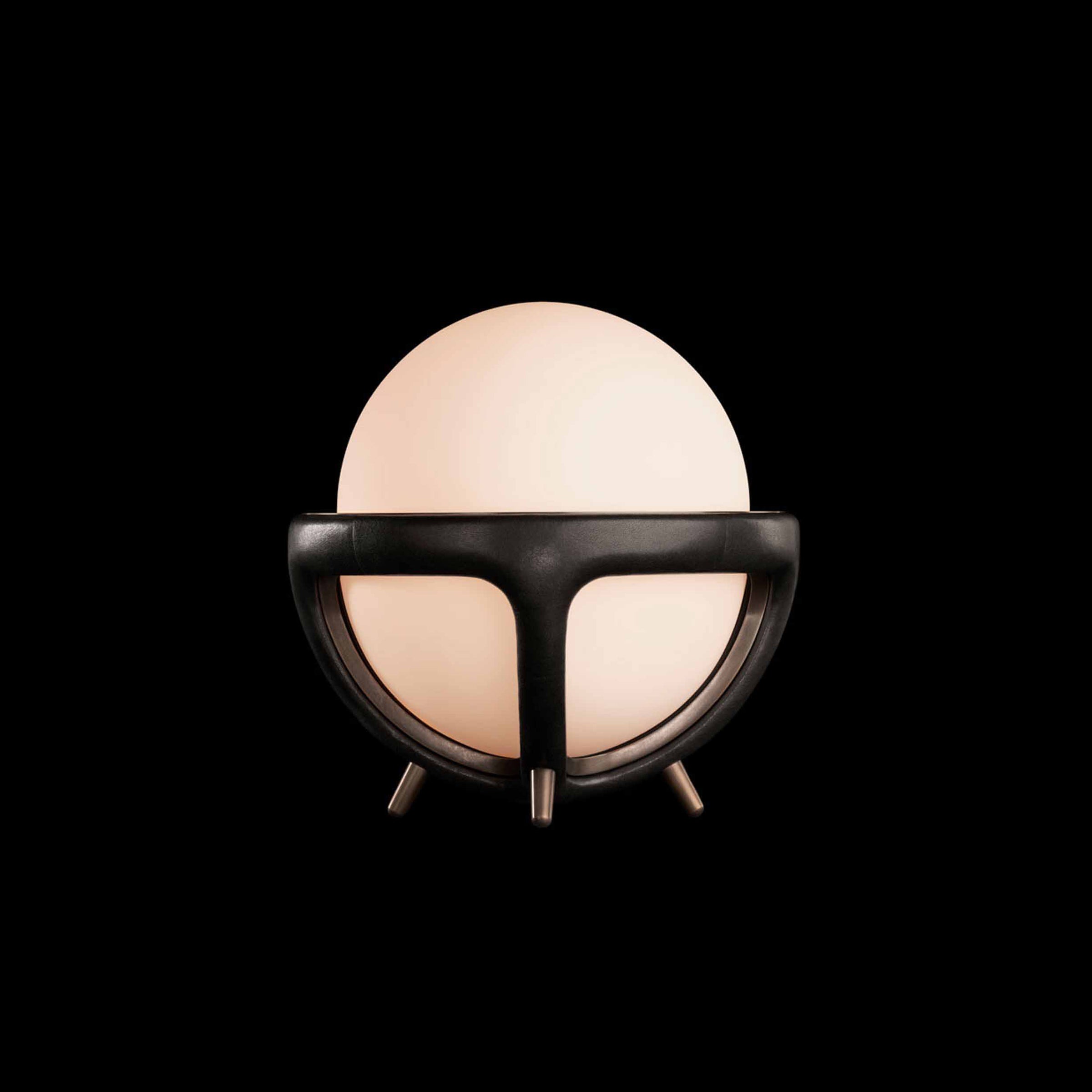 finish : oil-rubbed bronze / black leather