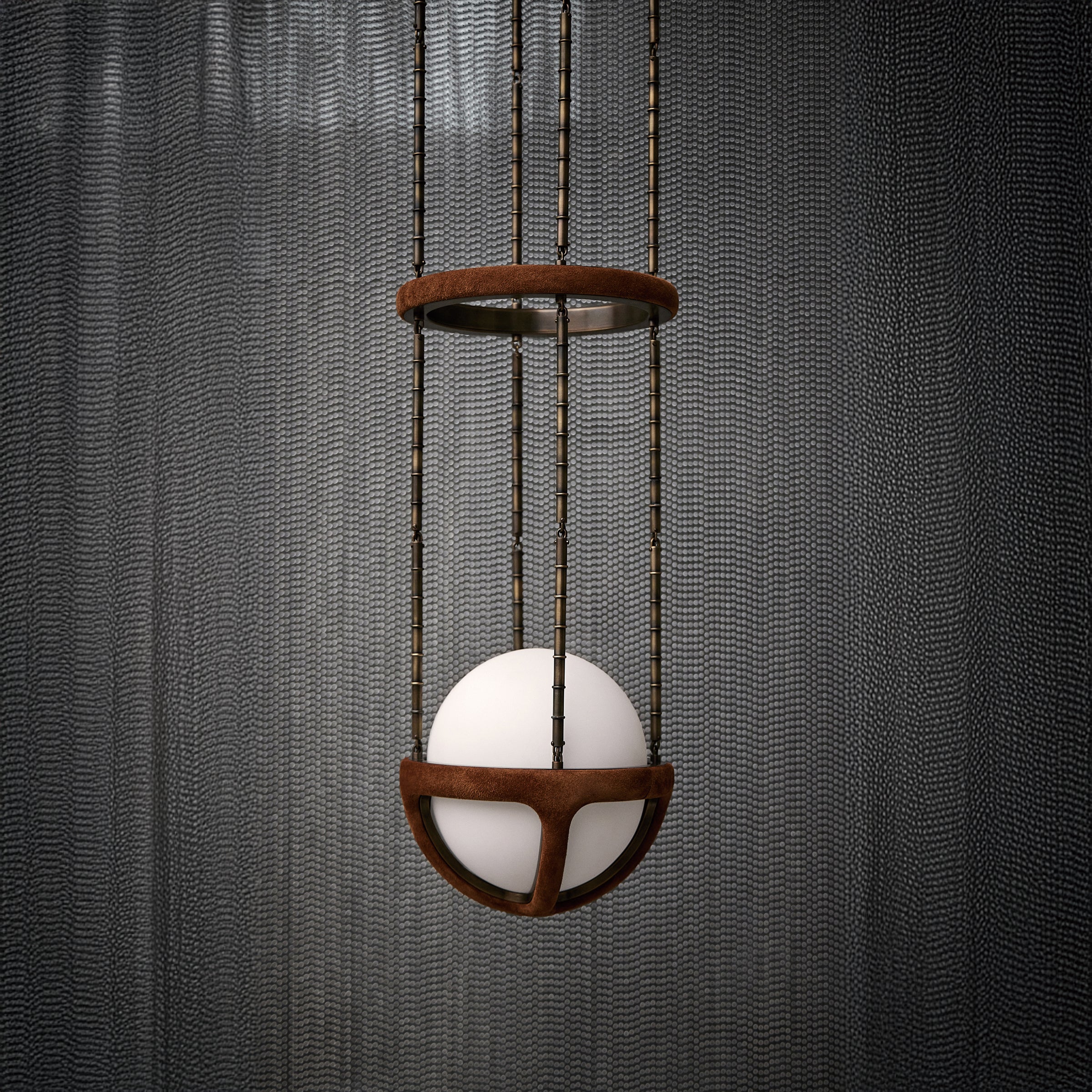 finish : aged brass / leather : sepia suede