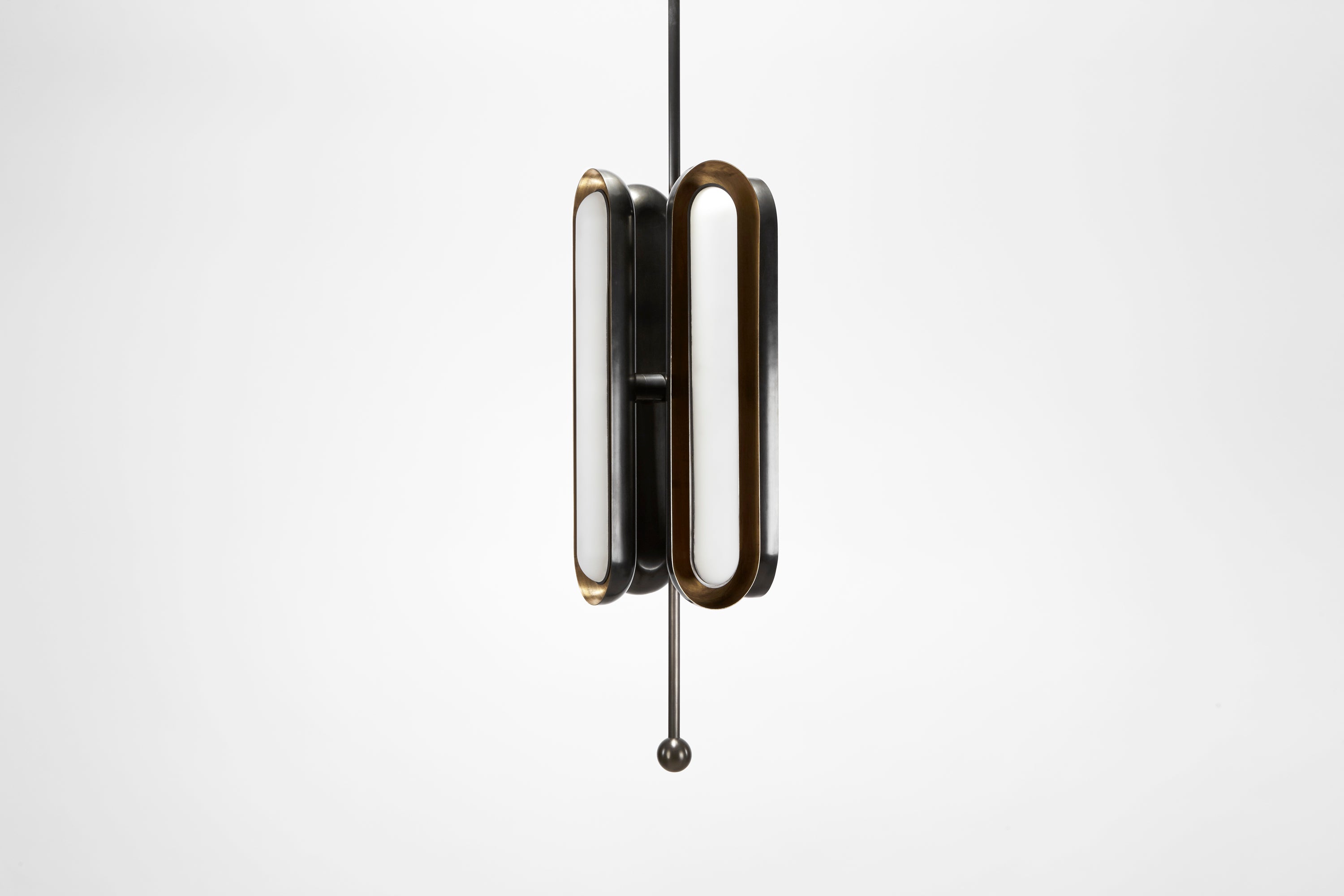 finish : blackened brass