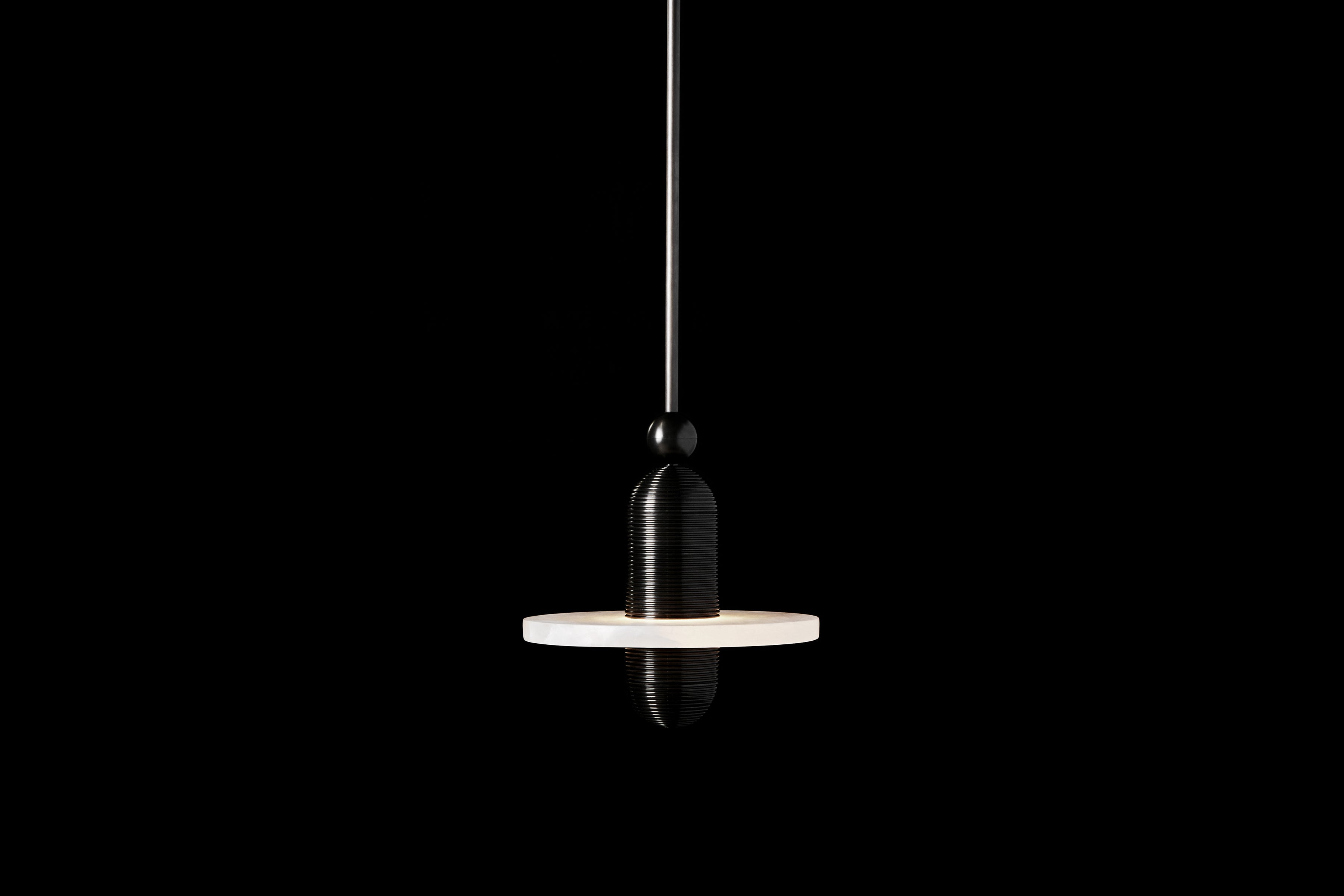 finish : blackened brass