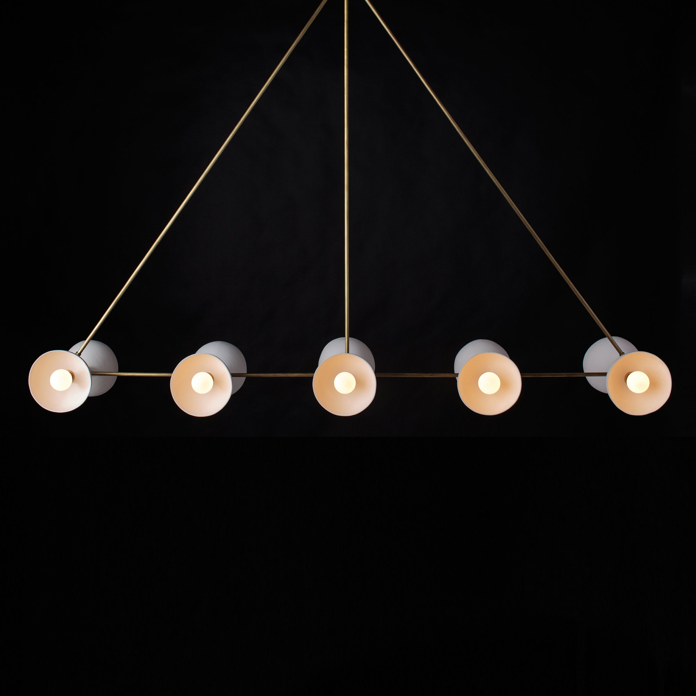 finish : aged brass / porcelain