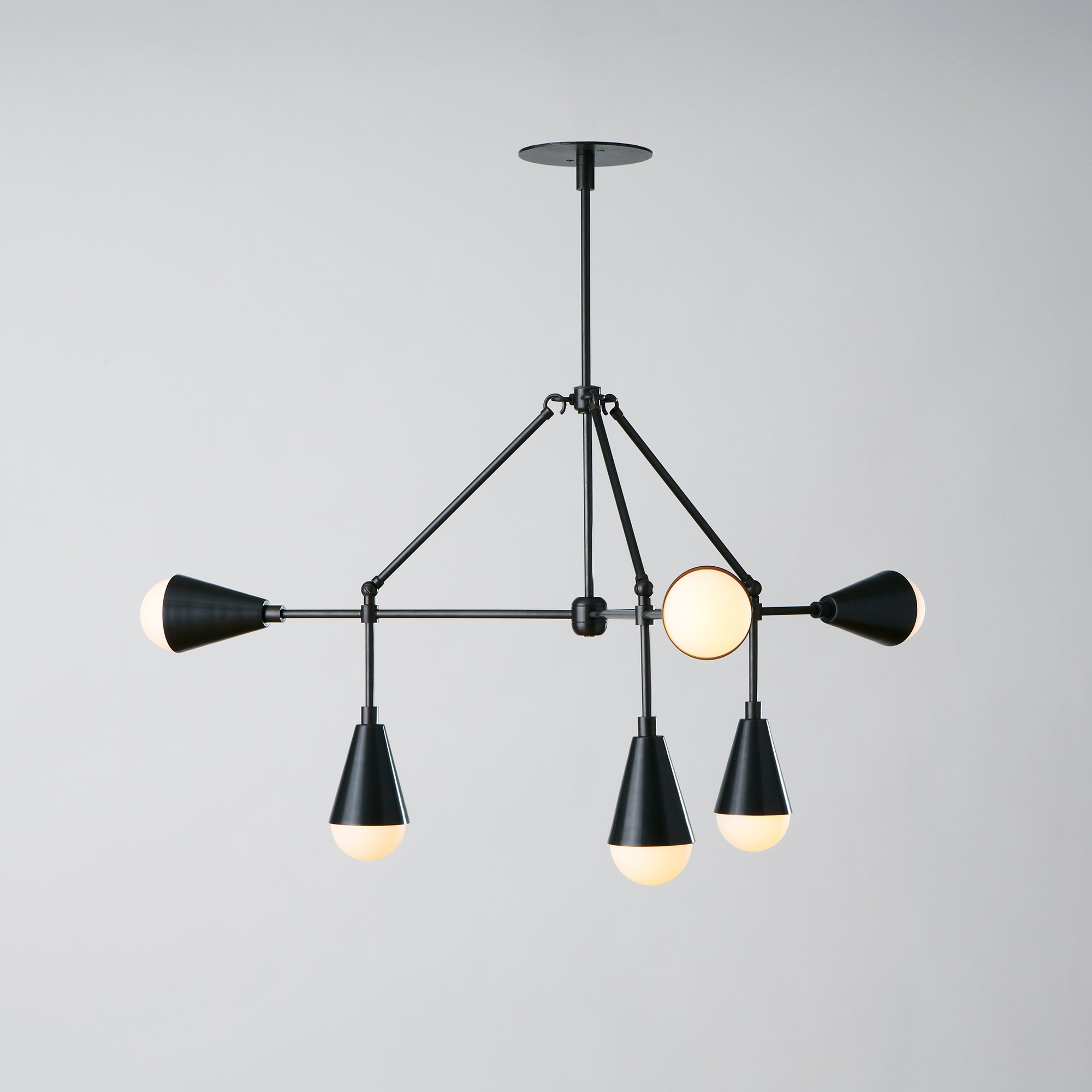 finish : blackened brass