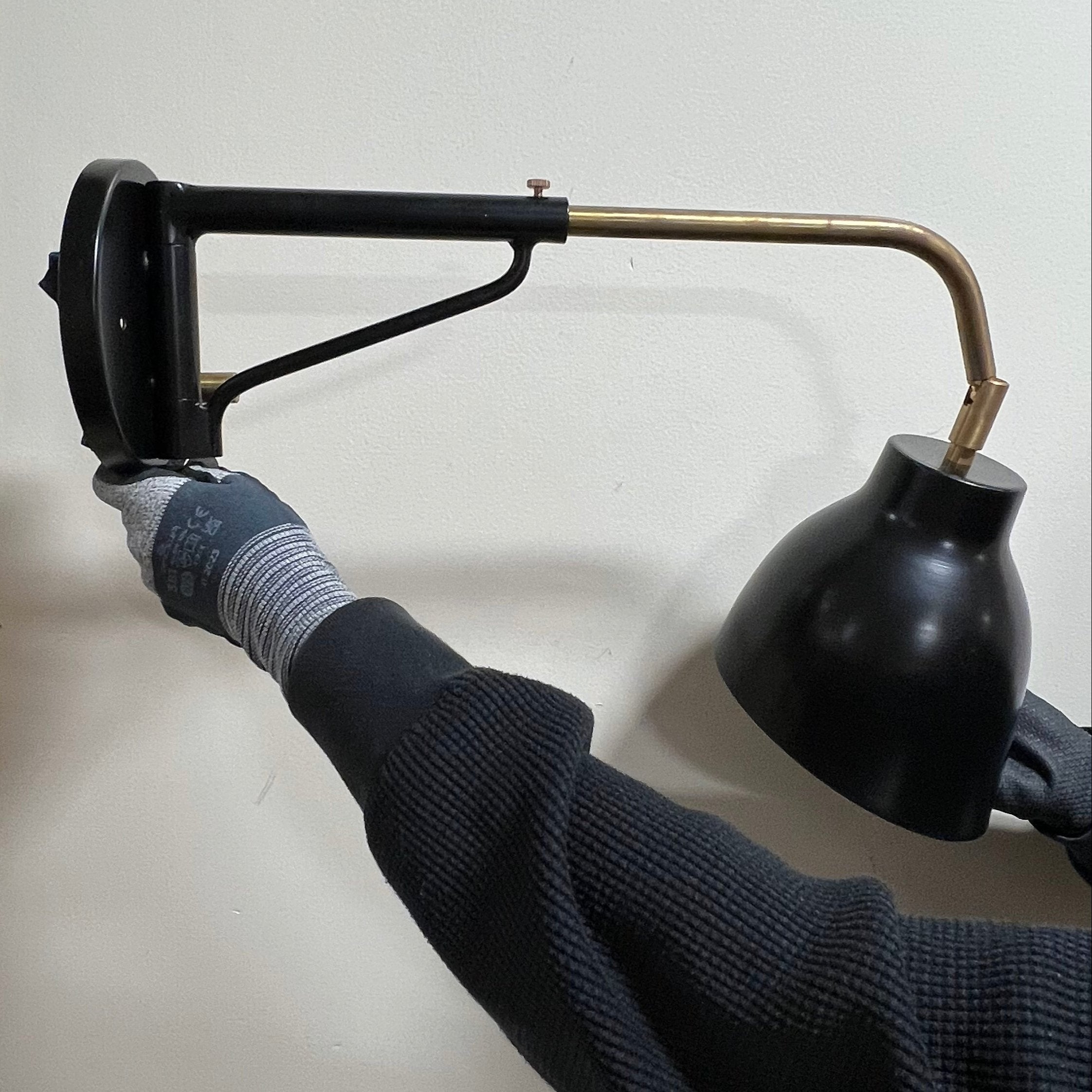 ※展示現品の写真(シェードに凹みあり)