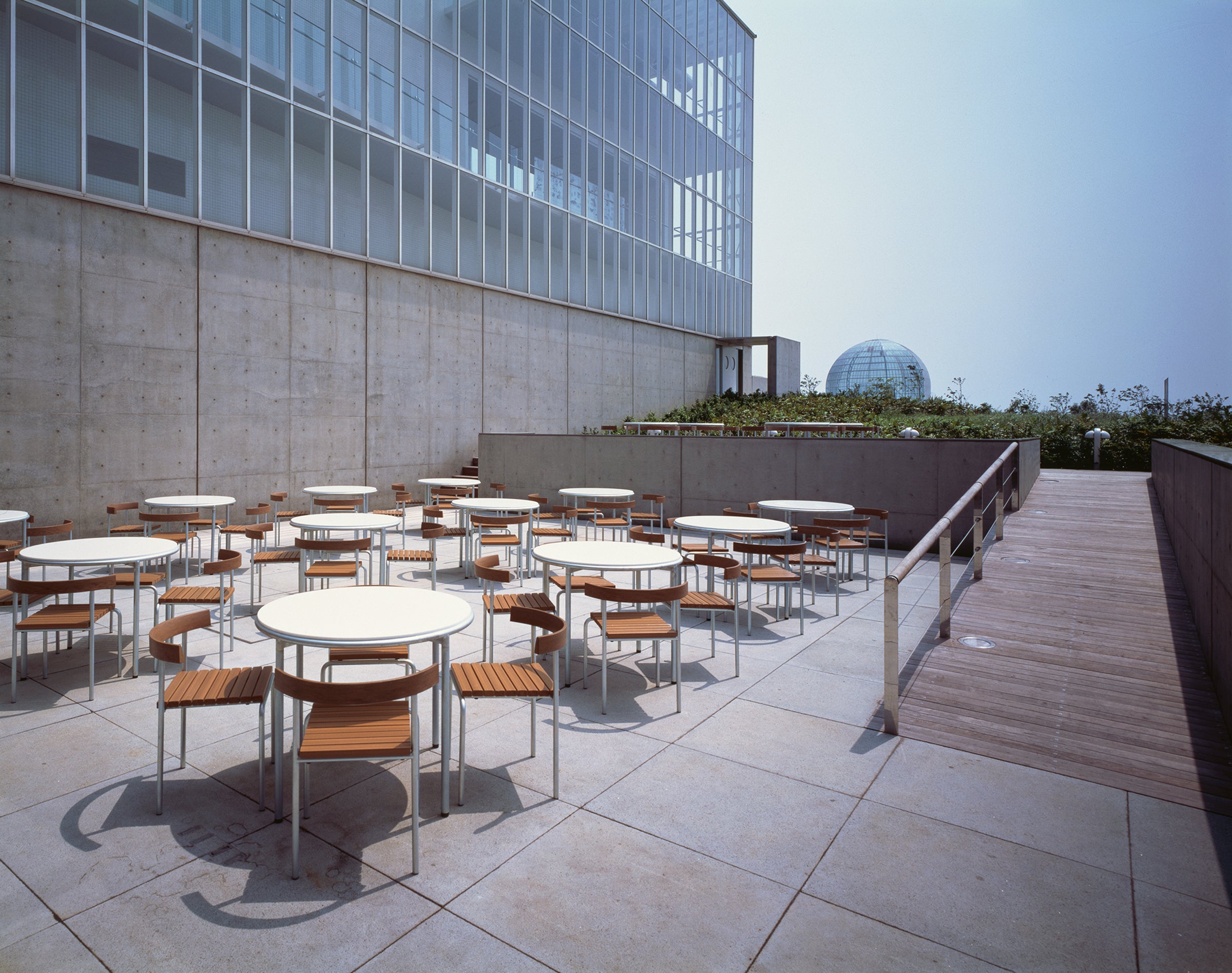 KASAI RINKAI 
PARK VISITORS CENTER 1995