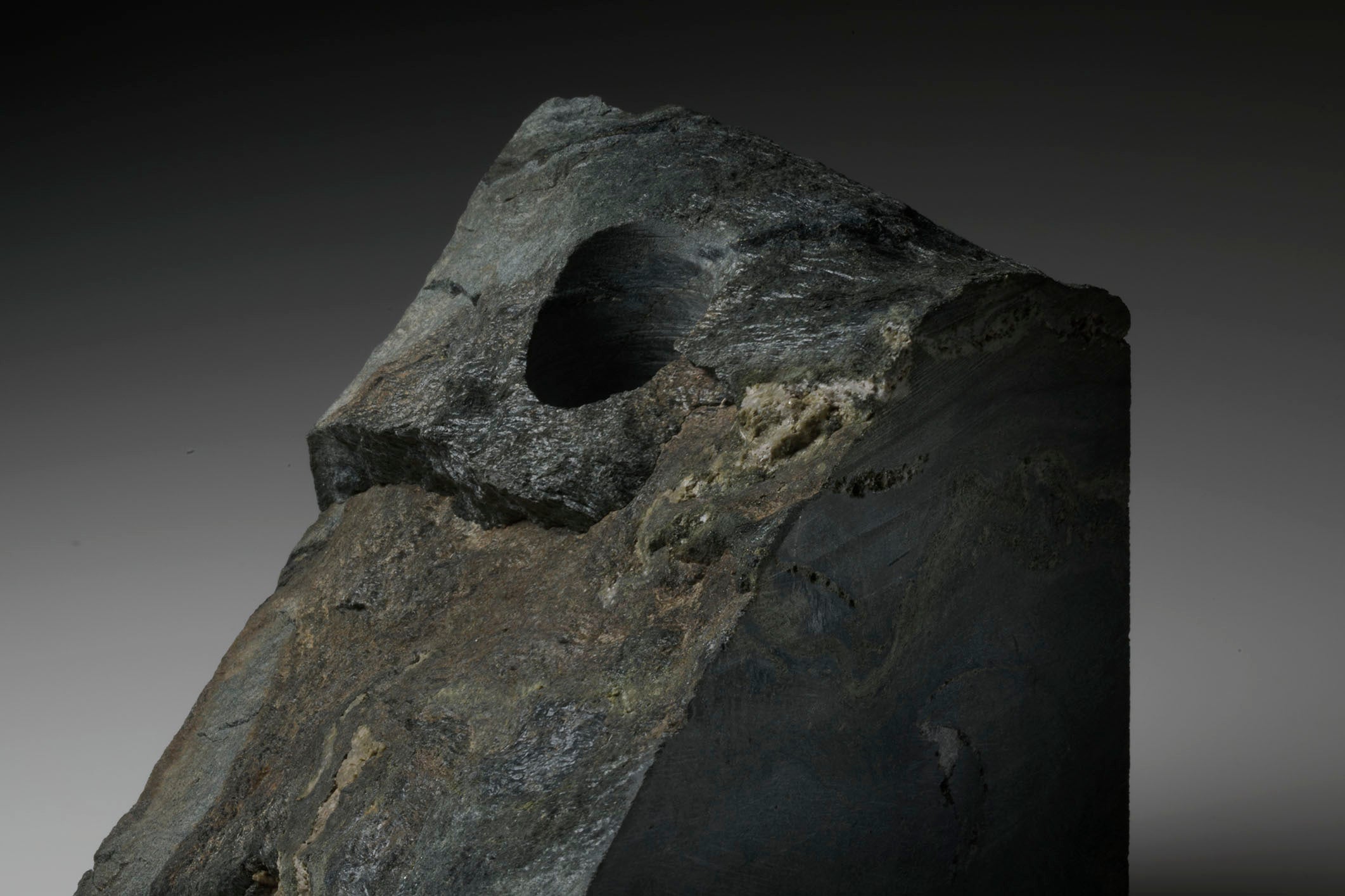 IYOAOSEKI FLOWER VASE