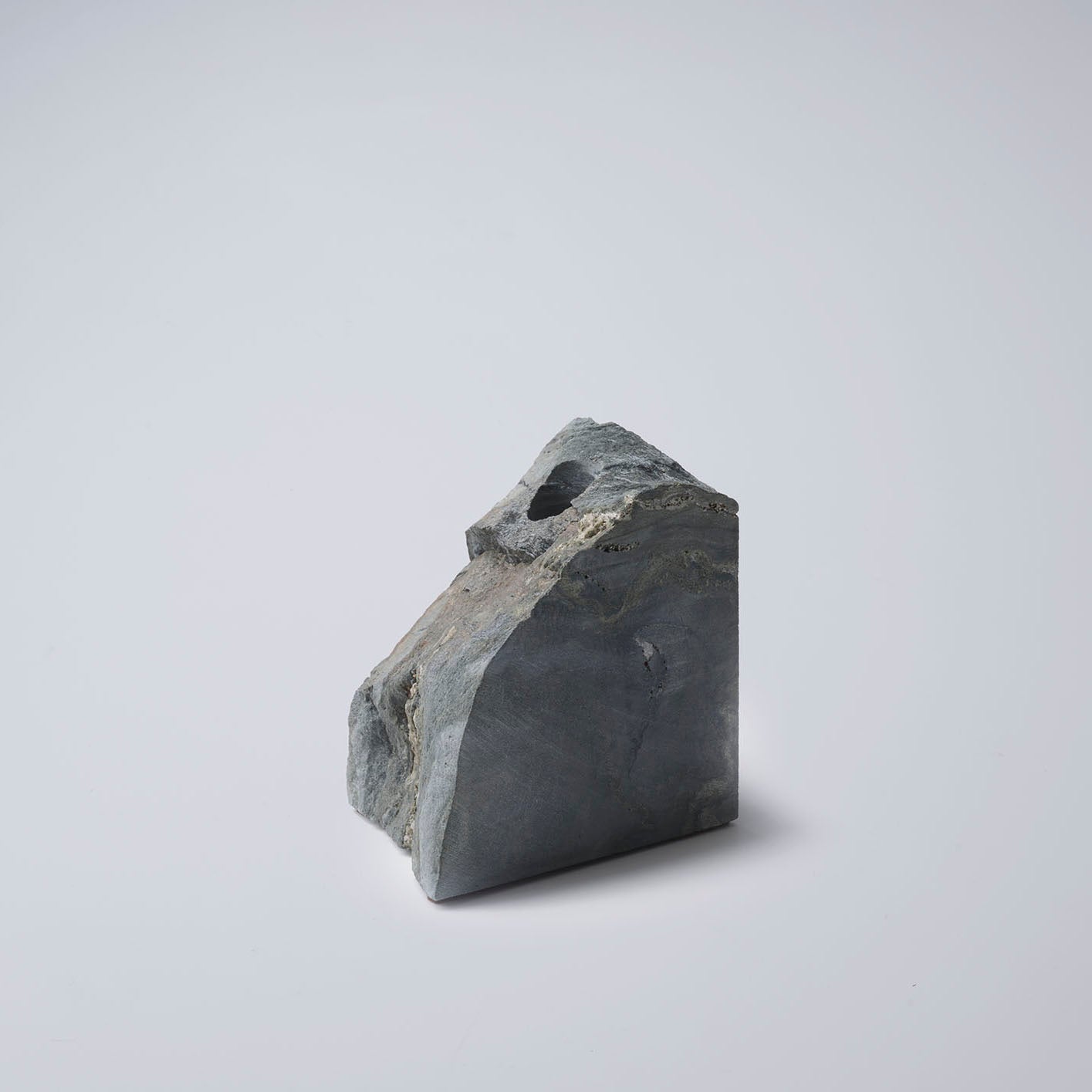 IYOAOSEKI FLOWER VASE