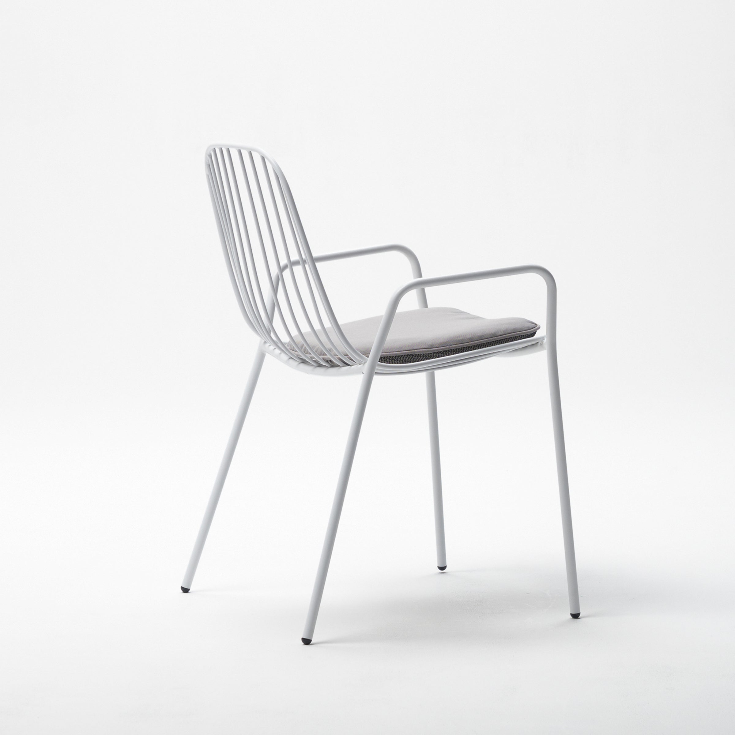 Resonate Chair / White