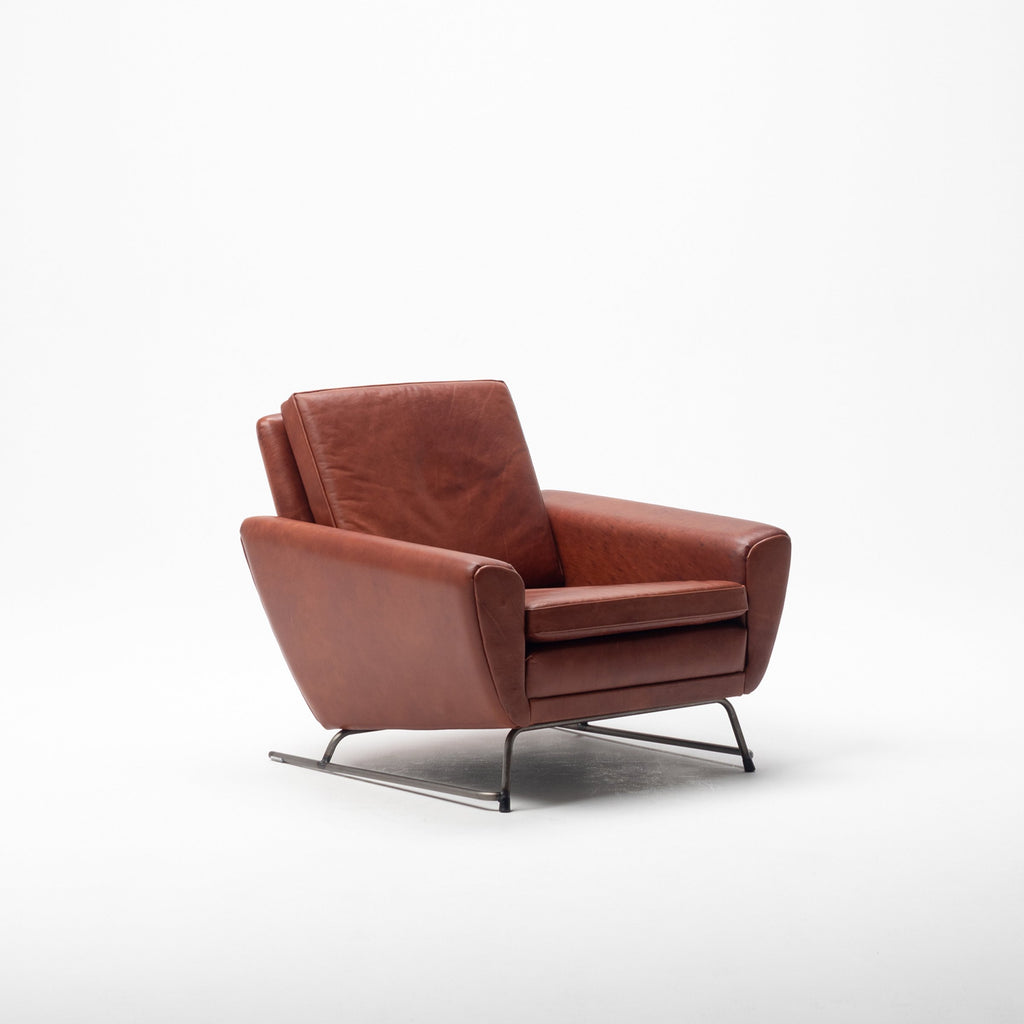 Buffalo Club Chair — COMPLEX UNIVERSAL FURNITURE SUPPLY