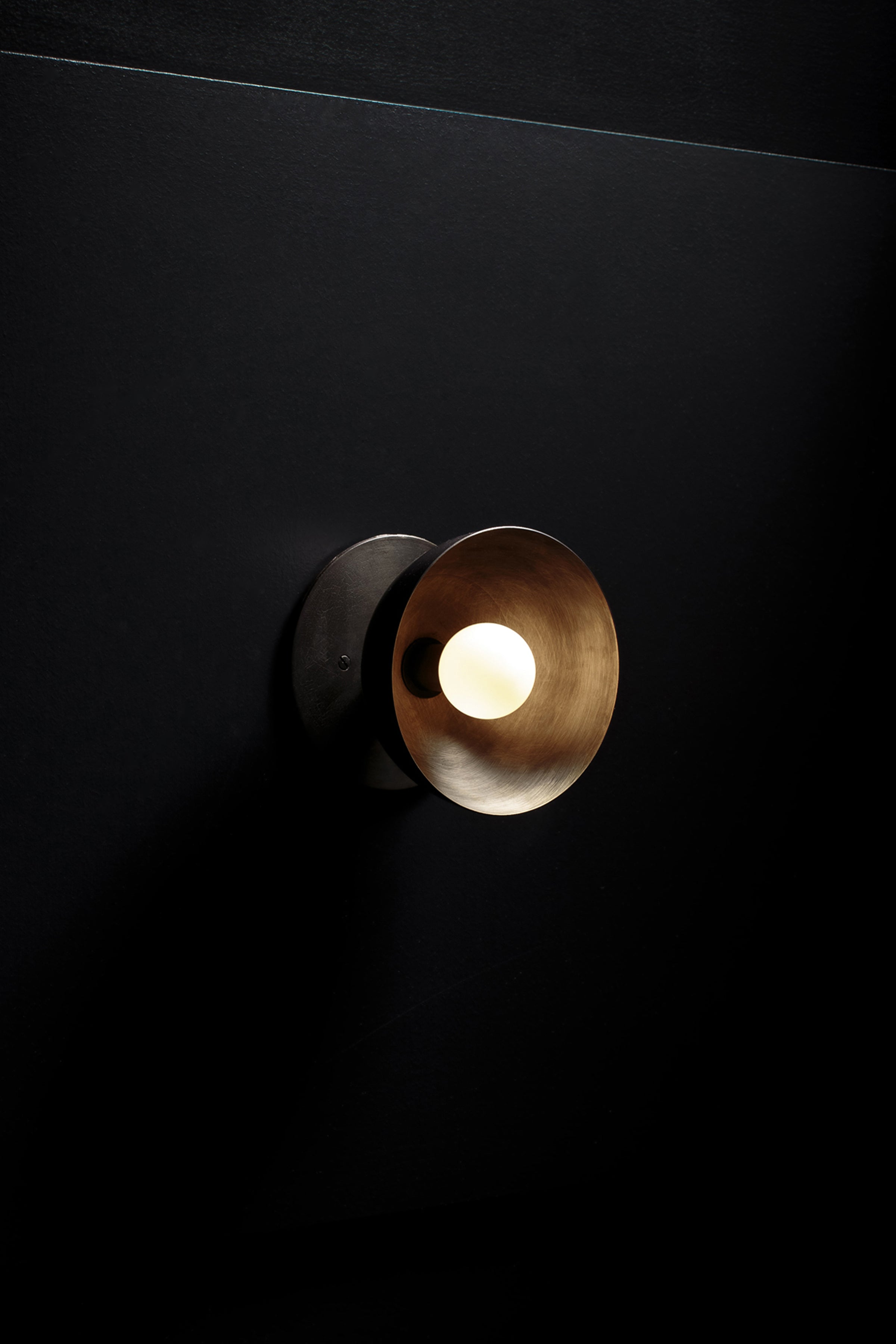 Trapeze 1 Surface — COMPLEX UNIVERSAL FURNITURE SUPPLY